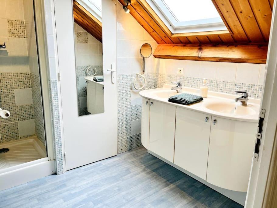 Holiday home Maison Du Bois Hardy 10pers/jardin/parking *